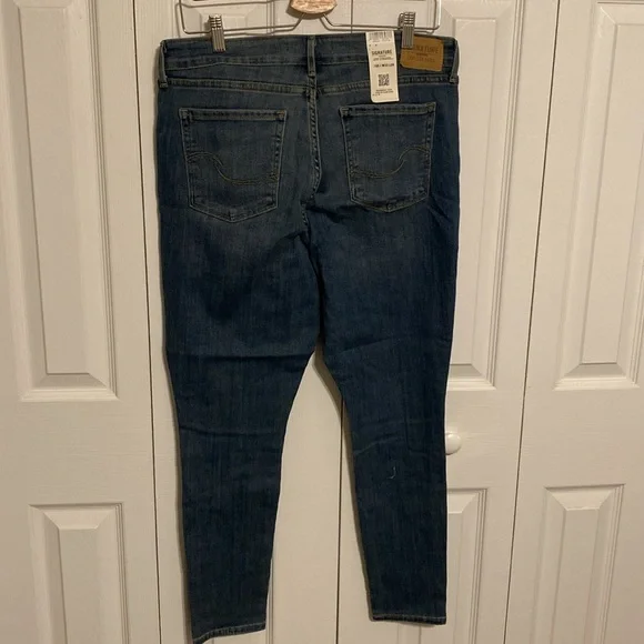 NWT set of 2 Levi Signature Jeans - Picture 5 of 8